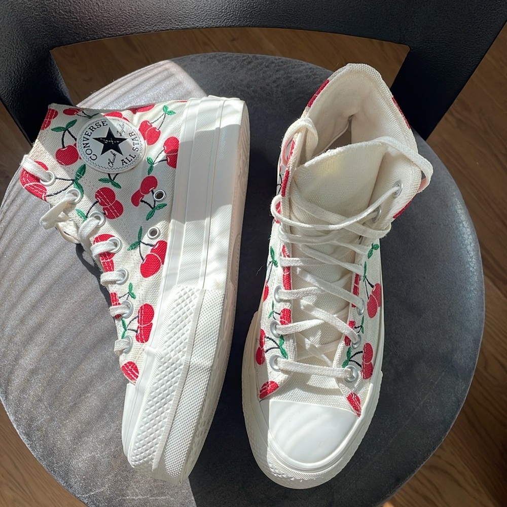 CONVERSE CHUCK TAYLOR ALL STAR LIFT PLATFORM CHERRIES - Picture 3 of 13